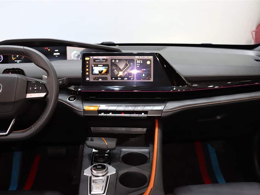 Changan UNI-V 2022 car image #15