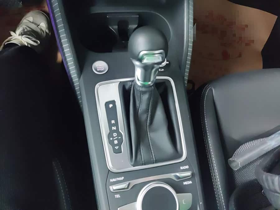 Audi Q2L e-tron 2020 #15 Audi Q2L e-tron 2020 car image #15