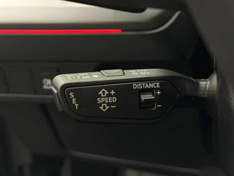 Audi Q4 e-tron 2024 immagine di auto #15