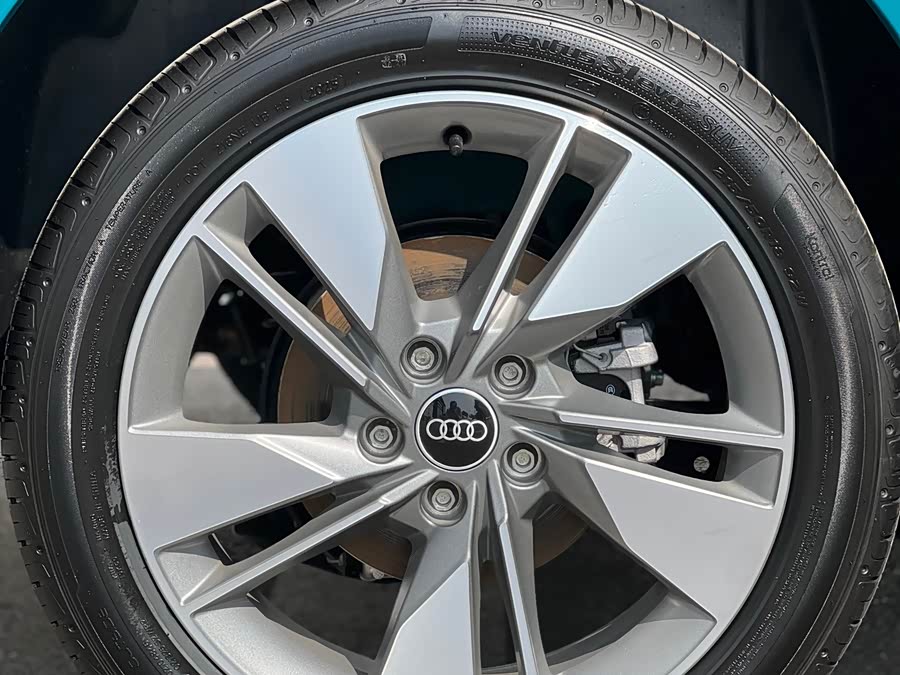 Audi Q2L 2025 car image #15