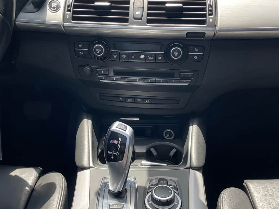 BMW X5 M 2010 #15 BMW X5 M 2010 car image #15