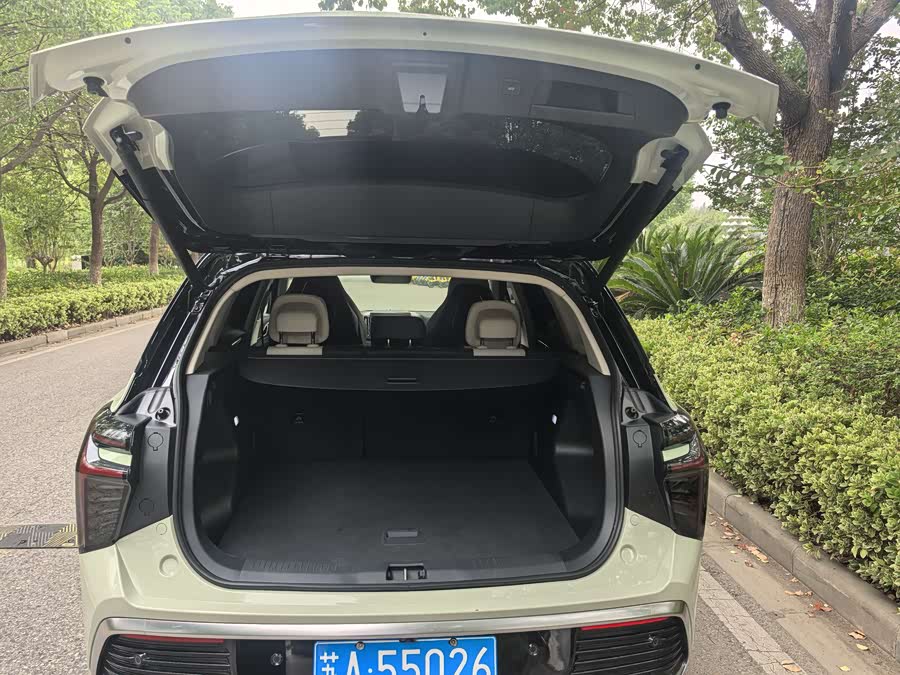 HongQi HS3 2023 صورة سيارة #15