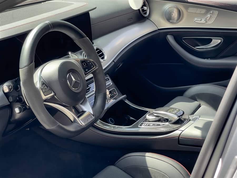 Mercedes-Benz E AMG 2018 immagine di auto #15