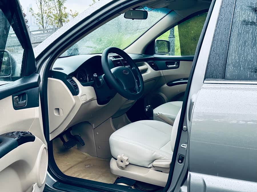 起亚 狮跑 2010 汽车图片 #15