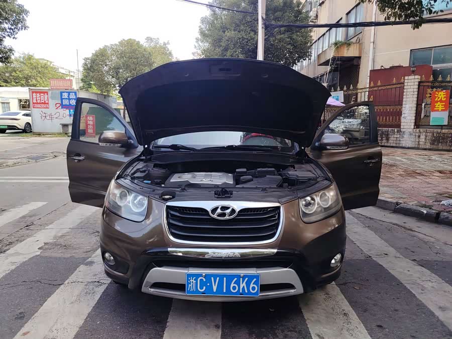 Hyundai Santa Fe Classic 2011 car image #15