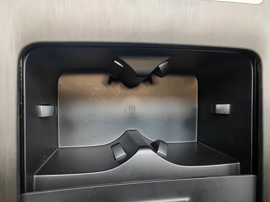 Roewe i5 2018 car image #15