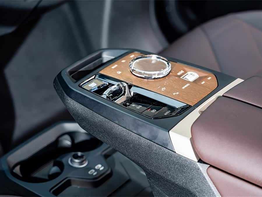 BMW iX 2024 #15 BMW iX 2024 car image #15