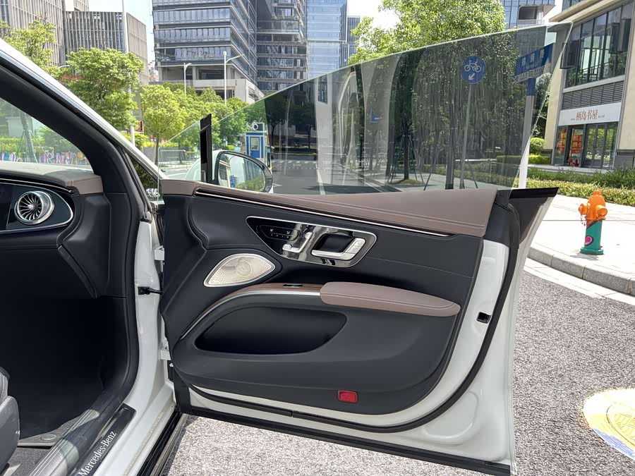 Mercedes-Benz EQS Class 2023 car image #15