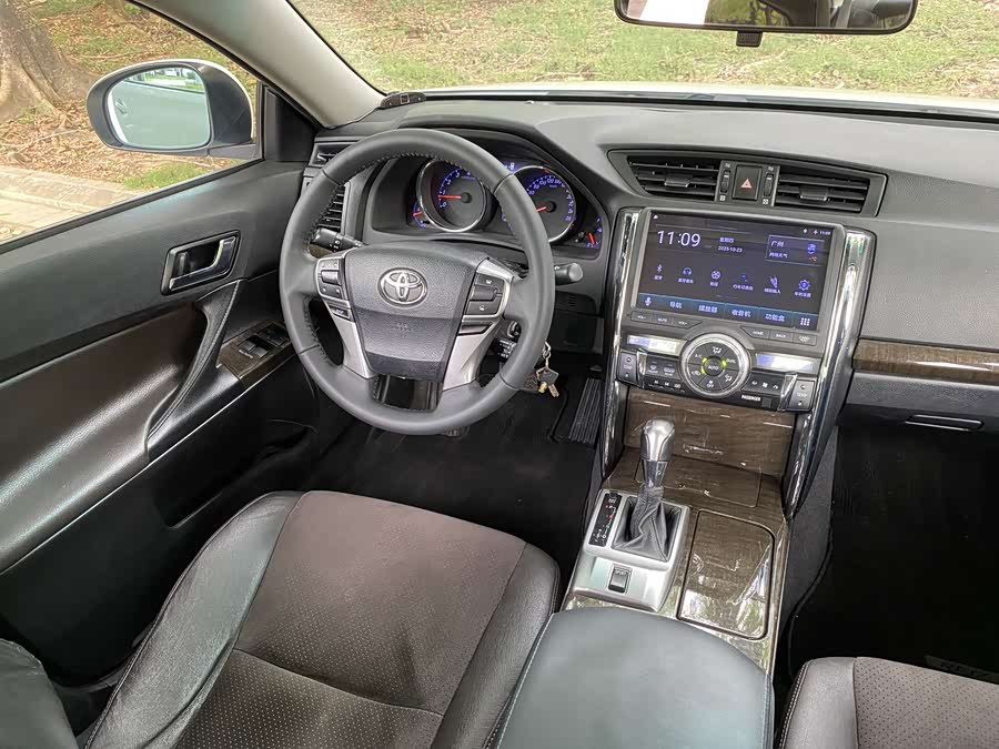 Toyota Reiz 2015 صورة سيارة #15