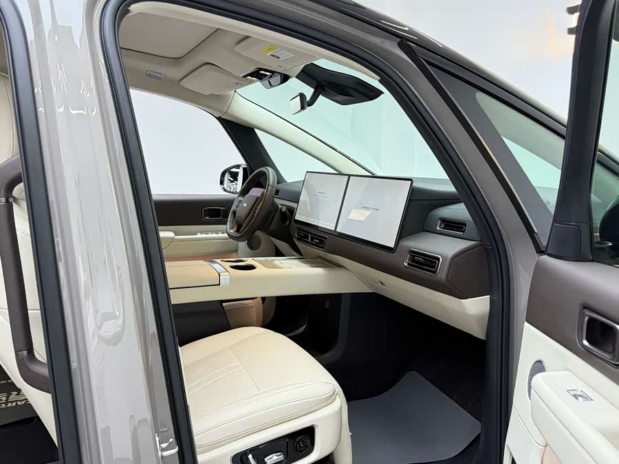 理想汽车 理想MEGA 2024 汽车图片 #15