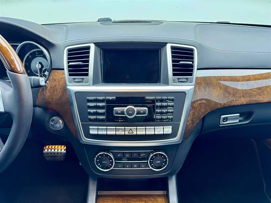 Mercedes-Benz M AMG 2012 صورة سيارة #15