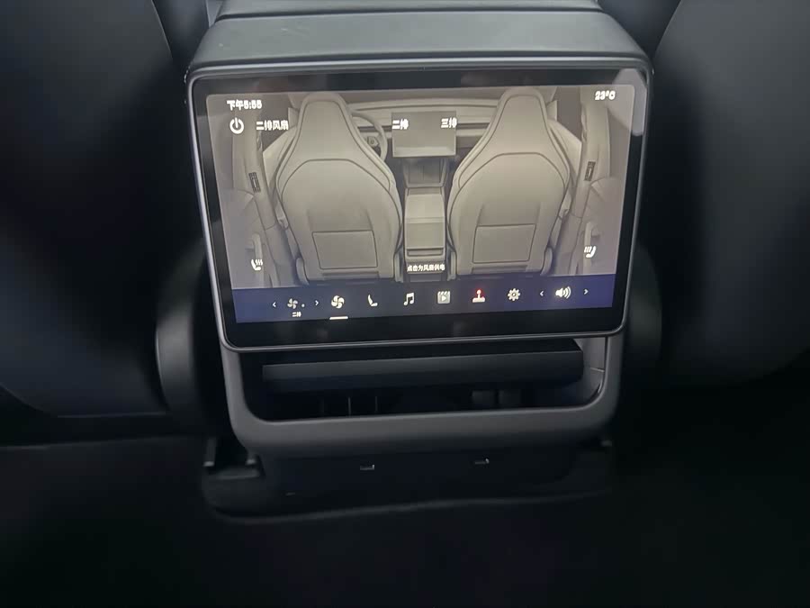 特斯拉 Model Y L 2025 汽车图片 #15