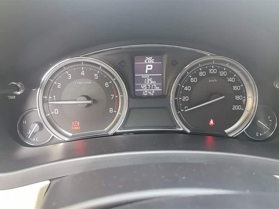 Suzuki Ciaz 2015 изображение автомобиля #15