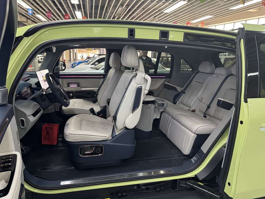 极氪 极氪MIX 汽车图片 #15