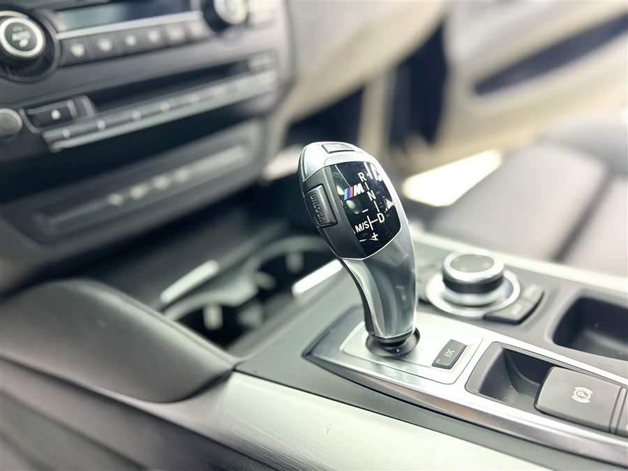 BMW X5 M 2010 #15 BMW X5 M 2010 car image #15