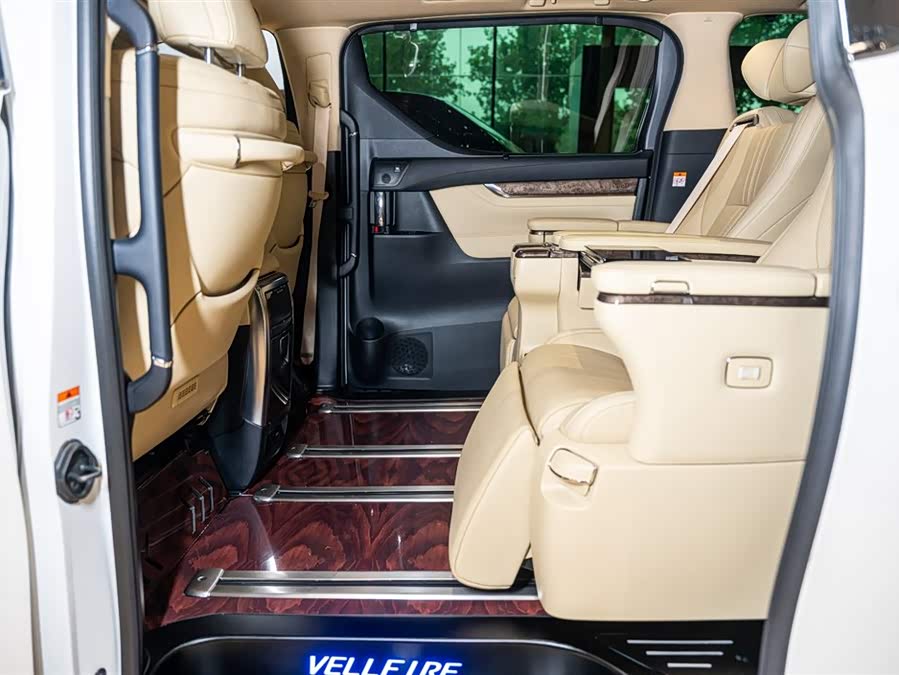 丰田 威尔法 2023 汽车图片 #15