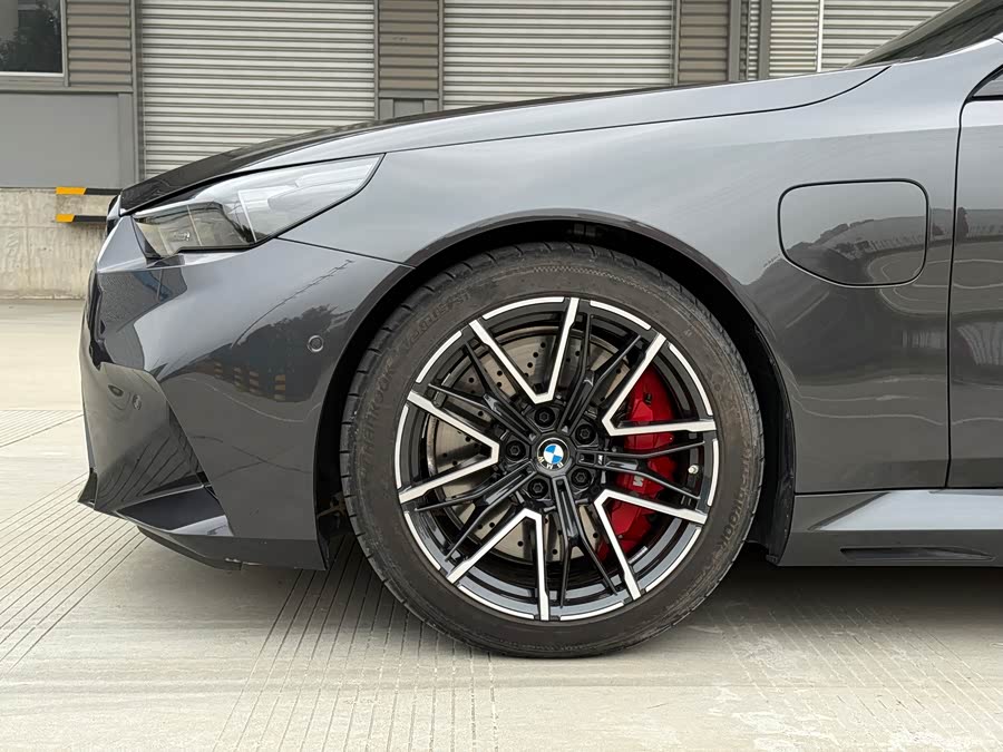 BMW M5 New Energy 2025 #15 BMW M5 New Energy 2025 car image #15