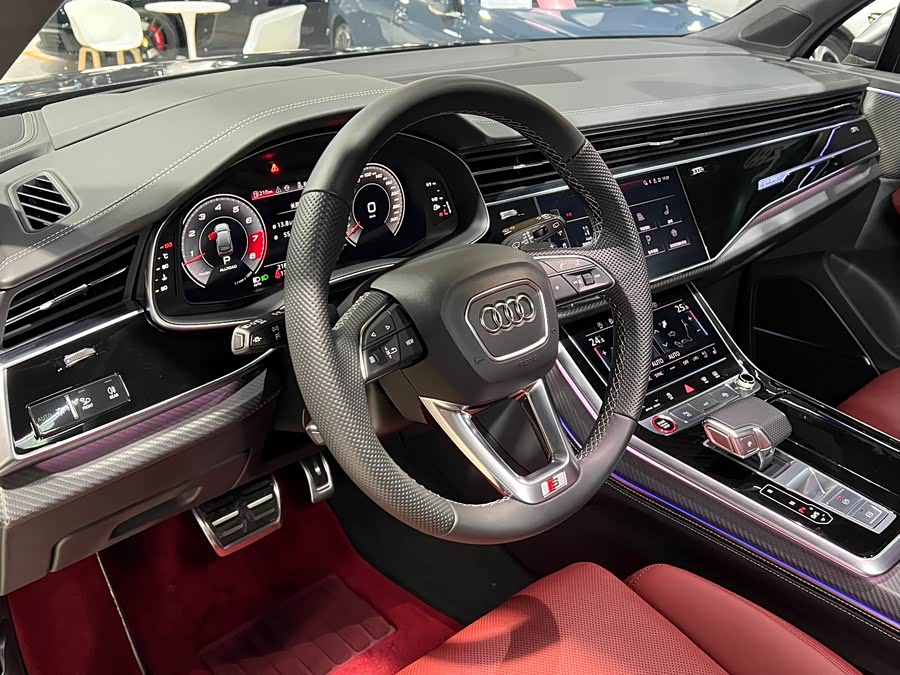 Audi SQ7 2024 car image #15