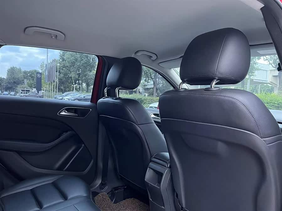 Mercedes-Benz B Class 2013 car image #15