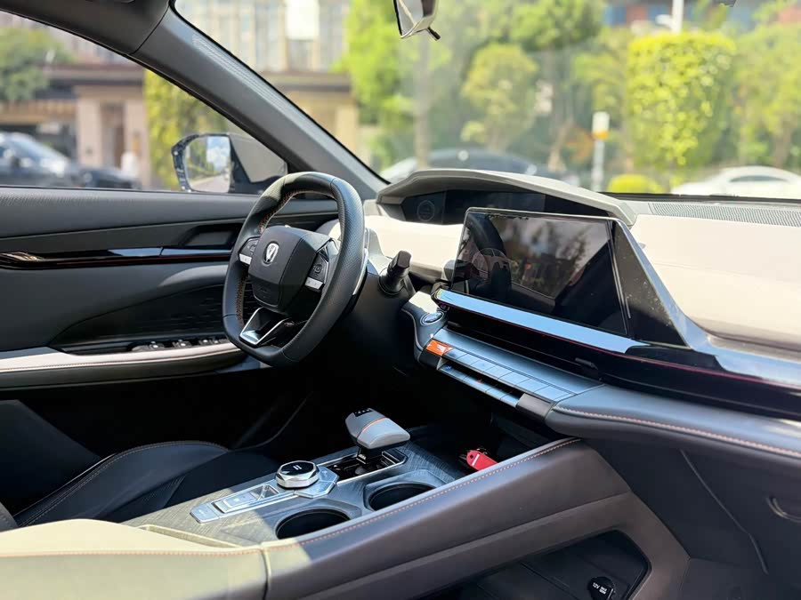 Changan UNI-V 2022 image de voiture #15