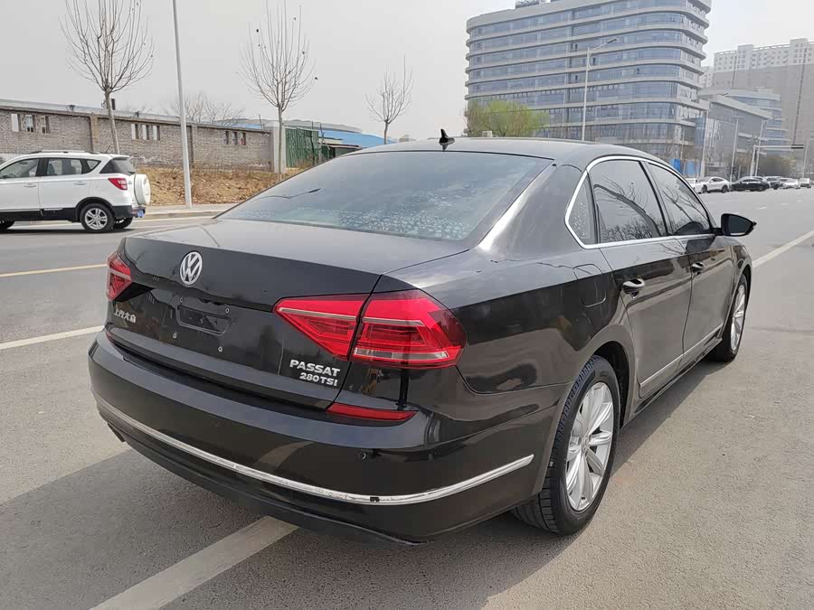 Volkswagen Passat 2018 car image #15
