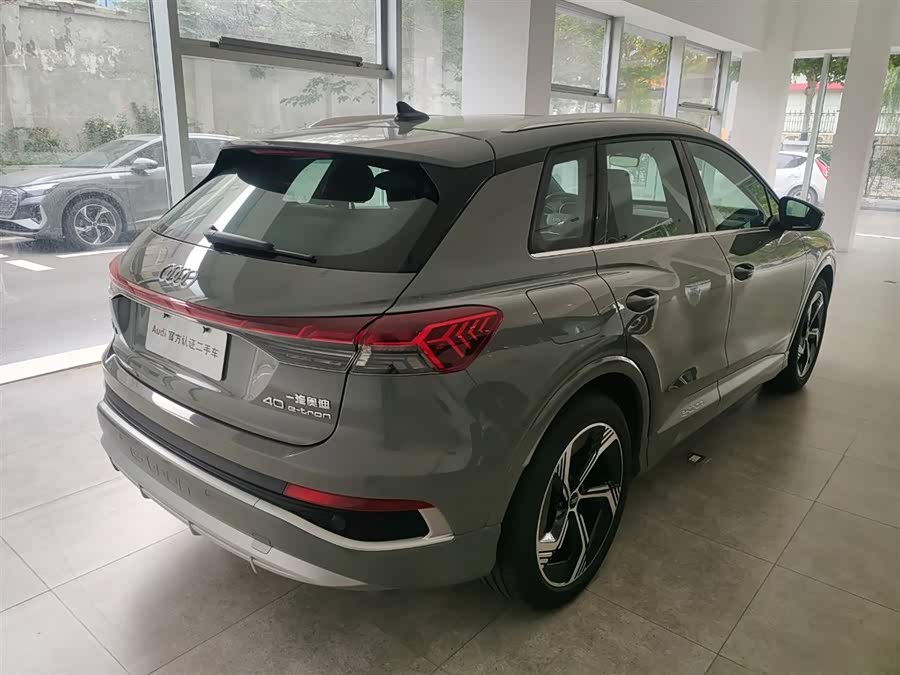 Audi Q4 e-tron 2024 صورة سيارة #15