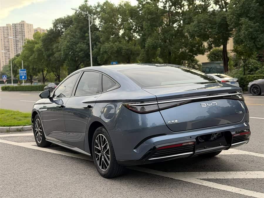 BYD Seal 2024 car image #15