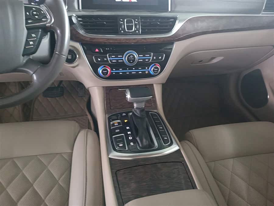 GAC Trumpchi GA8 2016 #15 GAC Trumpchi GA8 2016 car image #15