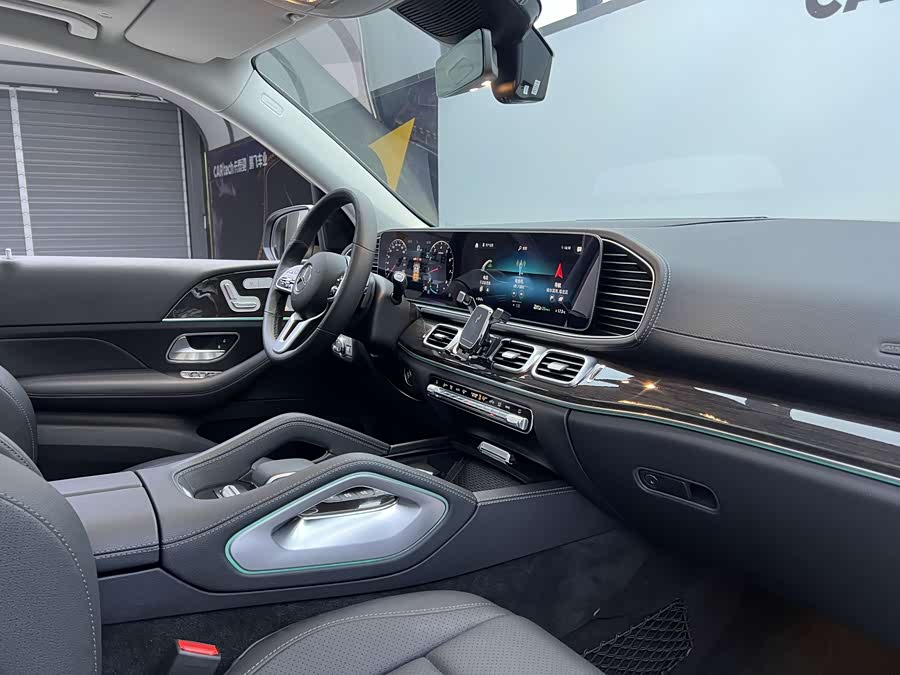 Mercedes-Benz GLE Class 2021 car image #15