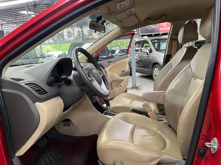 Hyundai Reina 2010 #15 Hyundai Reina 2010 car image #15