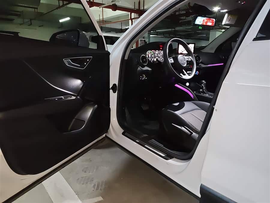 Audi Q2L e-tron 2021 #15 Audi Q2L e-tron 2021 car image #15