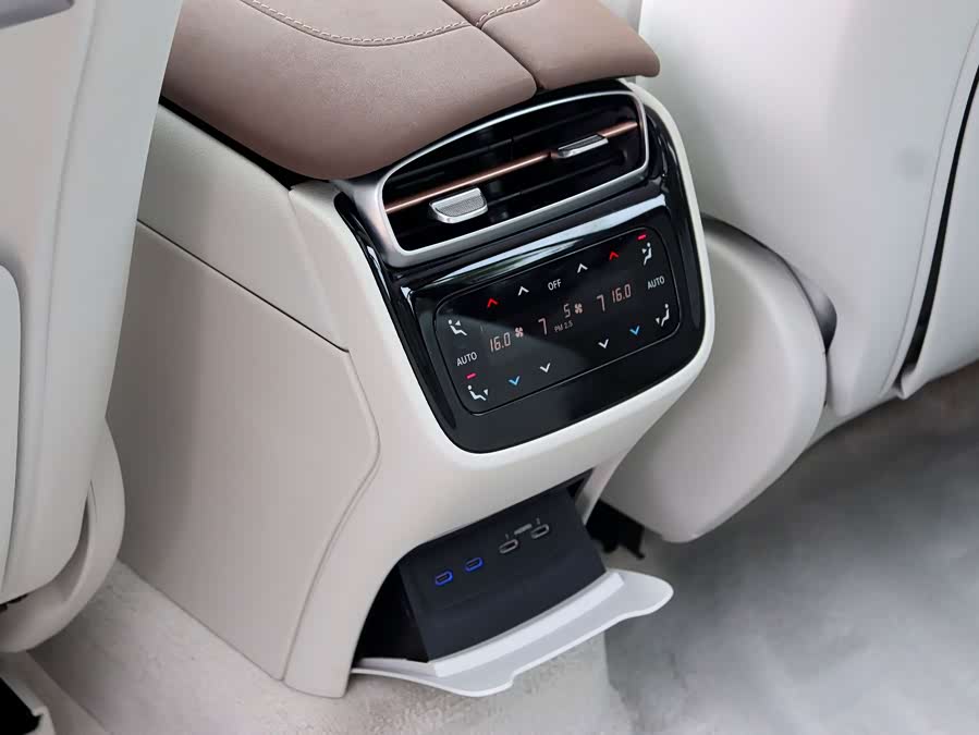 Mercedes-Benz EQS SUV 2023 car image #15