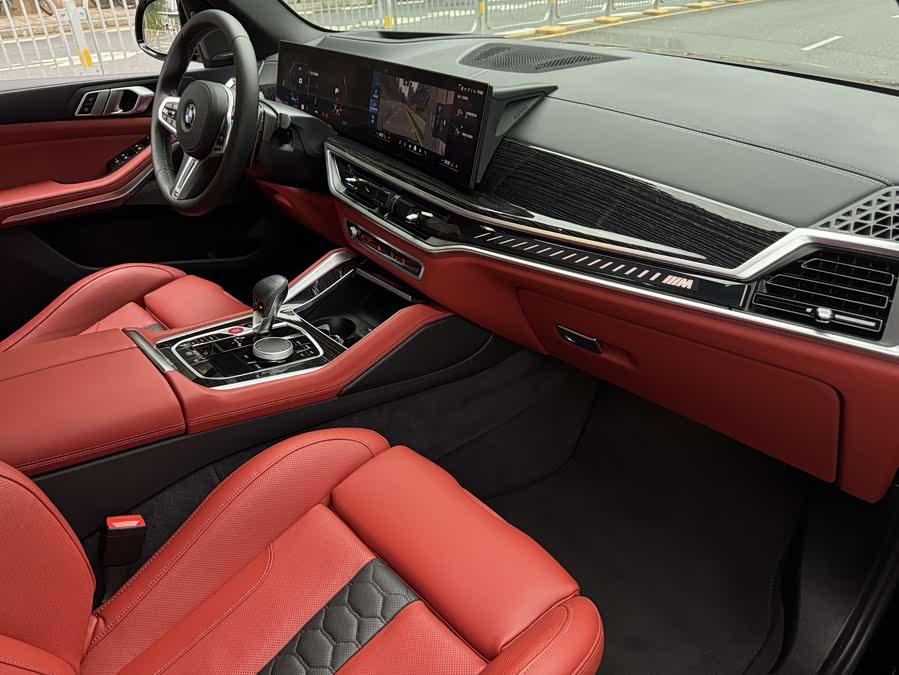 BMW X5 M 2024 car image #15