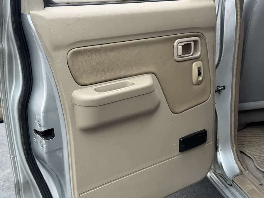 Nissan D22 2012 car image #15