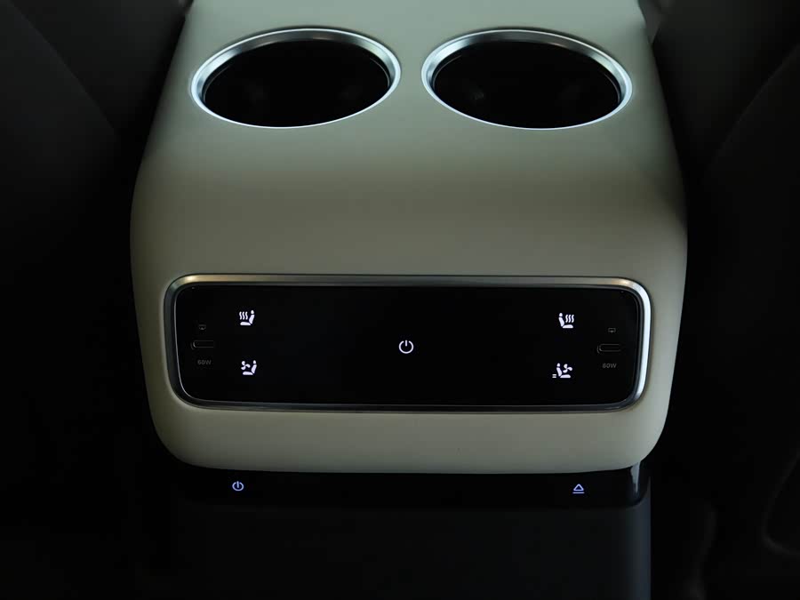 理想汽车 理想MEGA 2024 汽车图片 #15