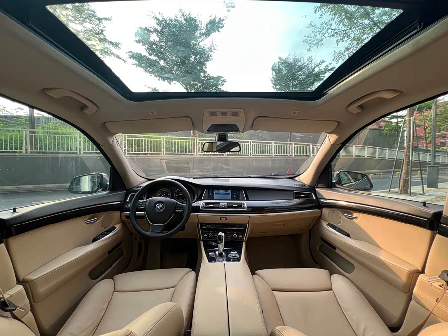 BMW 5 Series GT 2010 car image #15