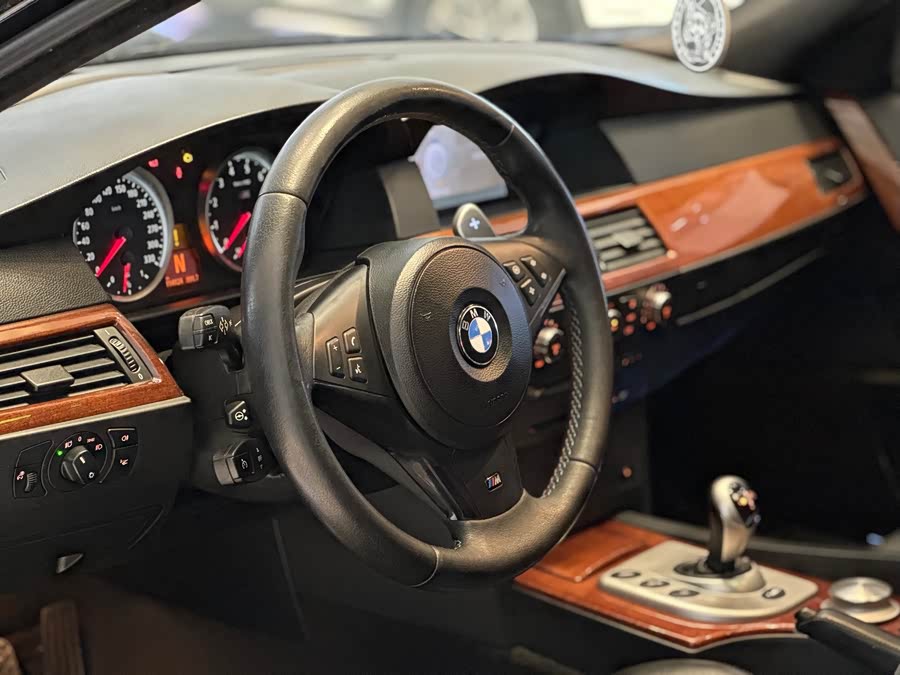 BMW M5 2007 car image #15