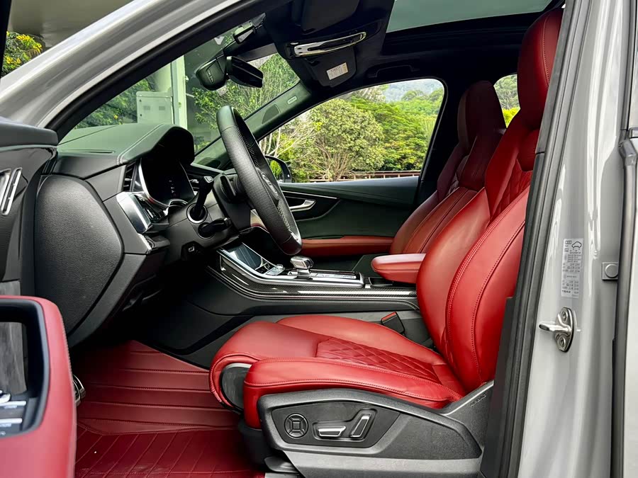 Audi SQ7 2024 immagine di auto #15