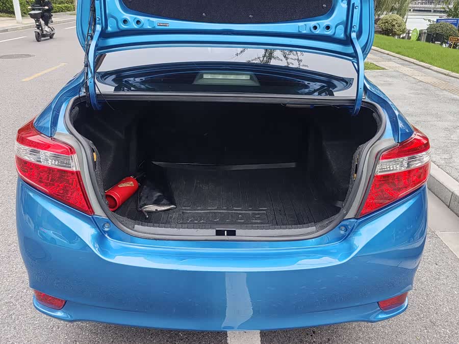 Toyota Vios 2015 изображение автомобиля #15