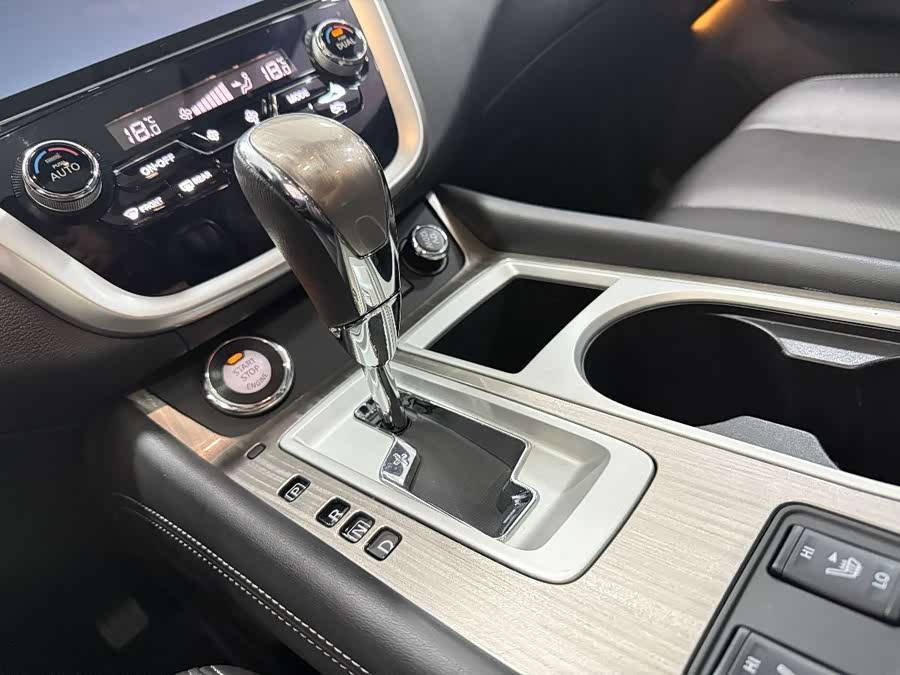 Nissan Murano 2021 изображение автомобиля #15