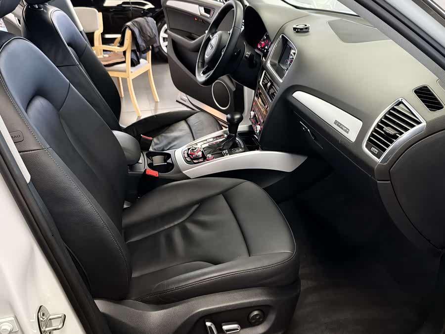 Audi Q5 (Imported) 2016 car image #15