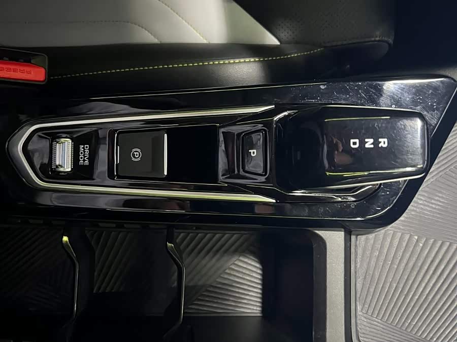 GEELY Coolray 2022 #15 GEELY Coolray 2022 car image #15