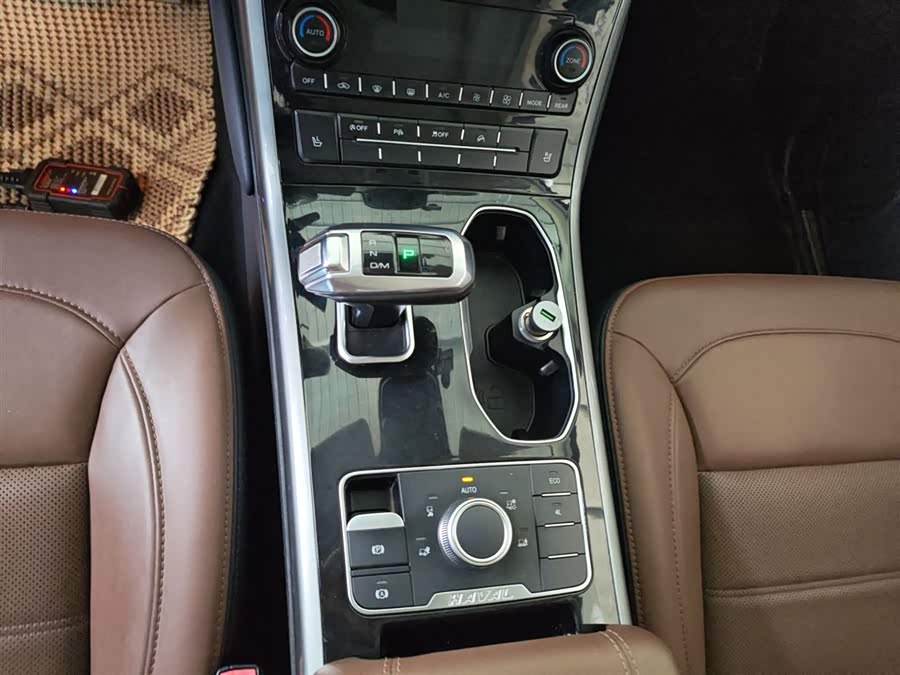 Haval H8 2017 car image #15