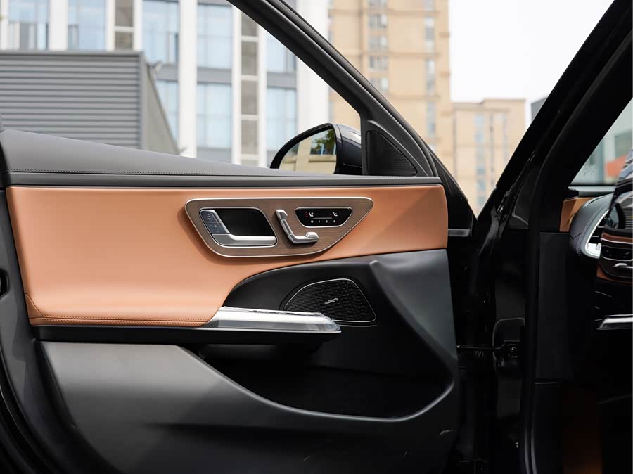 Mercedes-Benz E Class New Energy 2023 car image #15