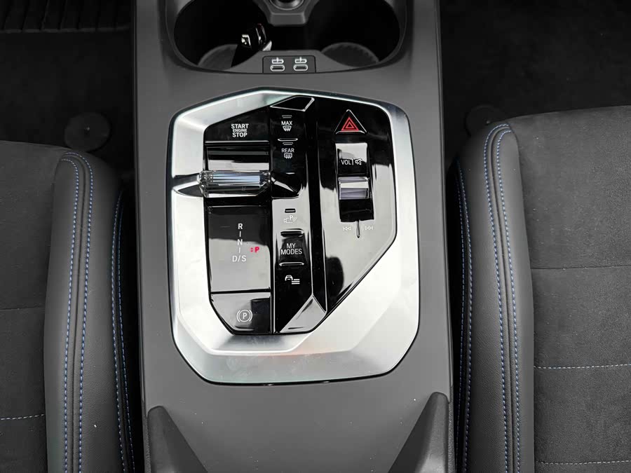 BMW M235L 2025 car image #15