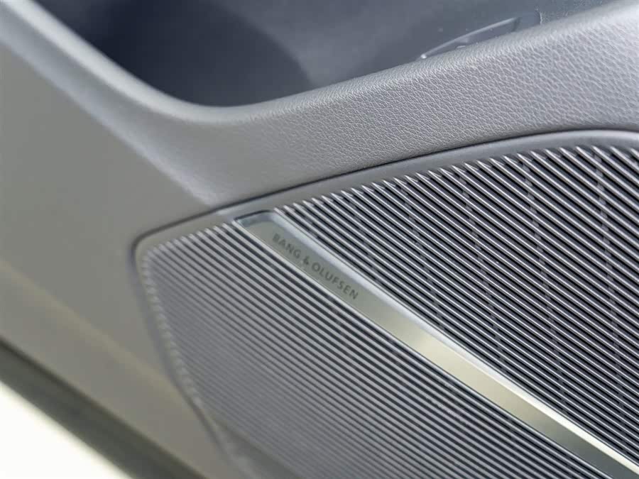 Audi RS Q8 2022 #15 Audi RS Q8 2022 car image #15