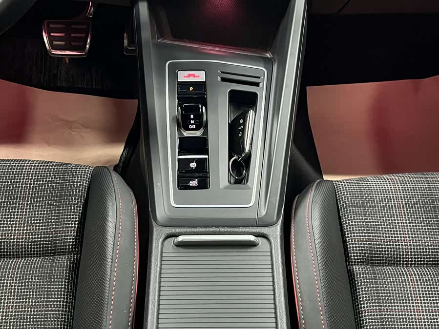 Volkswagen GolfGTI 2022 #15 Volkswagen GolfGTI 2022 car image #15