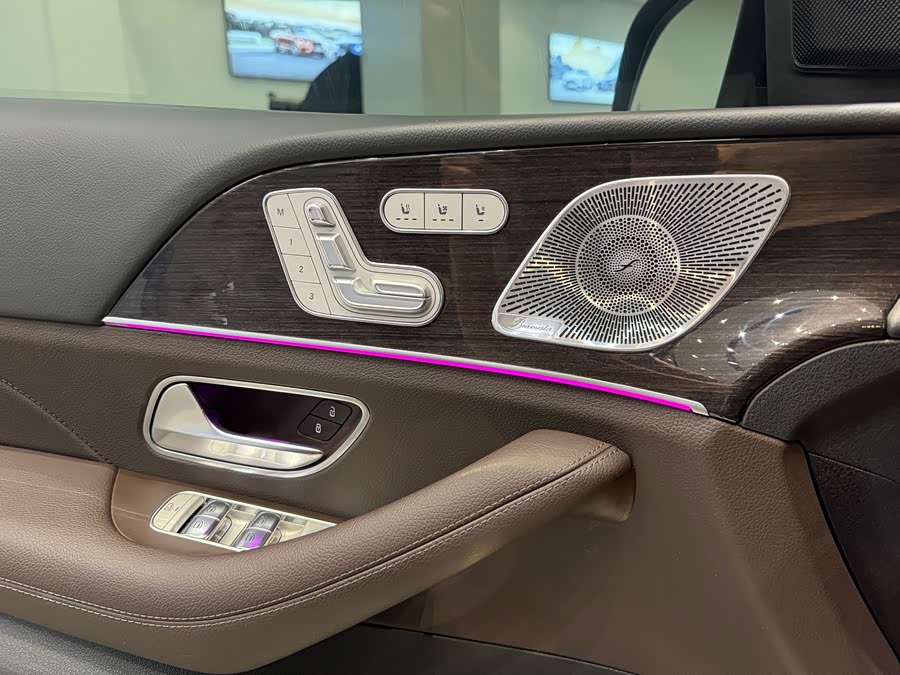 Mercedes-Benz GLS Class 2021 car image #15