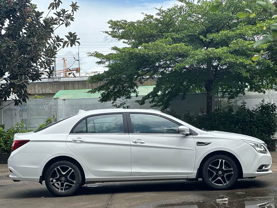 BYD G5 2017 immagine di auto #15