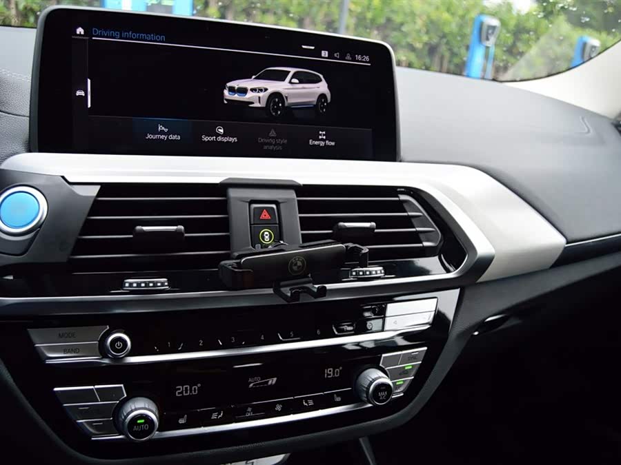 BMW iX3 2022 car image #15